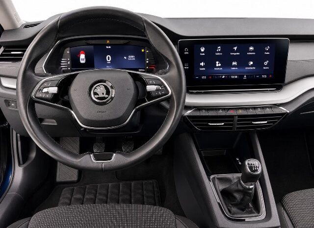 SKODA OCTAVIA AMBITION 2.0TDi 115CV 6 VELOCIDADES AÑO 2022 lleno