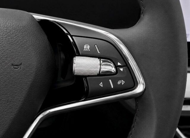 SKODA OCTAVIA AMBITION 2.0TDi 115CV 6 VELOCIDADES AÑO 2022 lleno