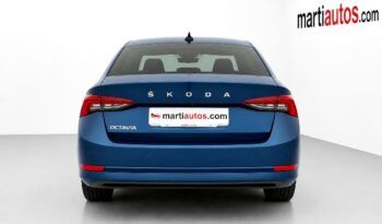 SKODA OCTAVIA AMBITION 2.0TDi 115CV 6 VELOCIDADES AÑO 2022 lleno