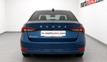 SKODA OCTAVIA AMBITION 2.0TDi 115CV 6 VELOCIDADES AÑO 2022 lleno