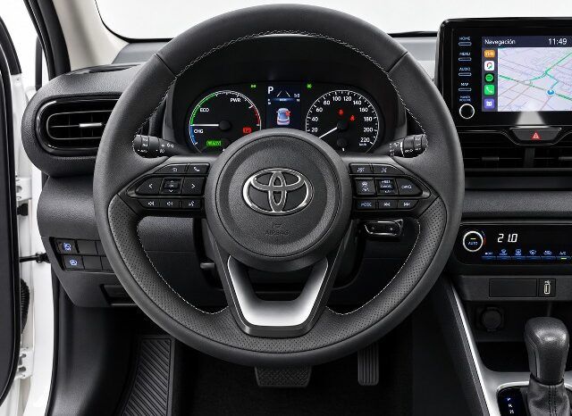 TOYOTA YARIS BUSINESS 1.5 120H HYBRID AÑO 2022 lleno