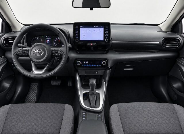 TOYOTA YARIS BUSINESS 1.5 120H HYBRID AÑO 2022 lleno