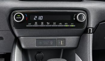 TOYOTA YARIS BUSINESS 1.5 120H HYBRID AÑO 2022 lleno