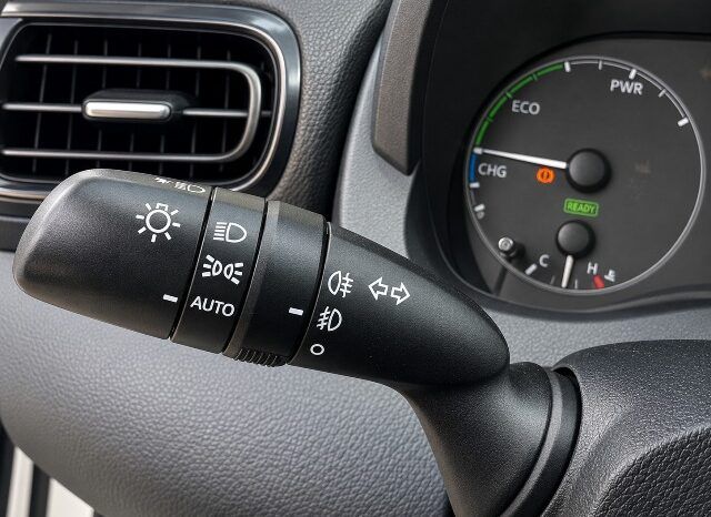 TOYOTA YARIS BUSINESS 1.5 120H HYBRID AÑO 2022 lleno