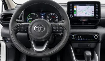 TOYOTA YARIS BUSINESS 1.5 120H HYBRID AÑO 2022 lleno
